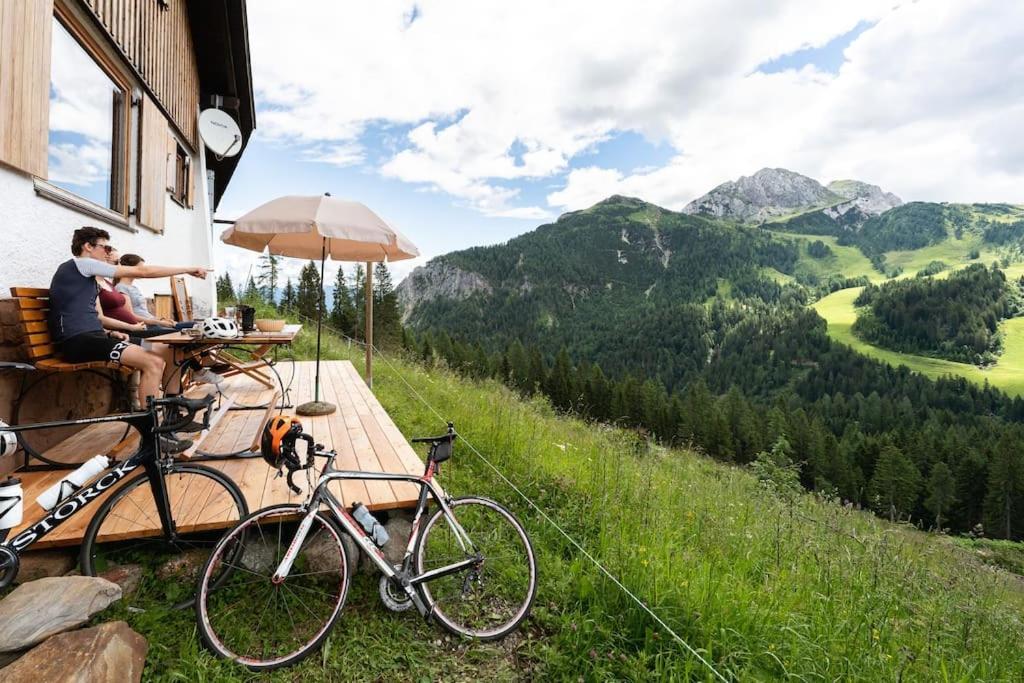 Gemütliche Skihütte an der Piste Sonnenalpe Nassfeld Exterior foto